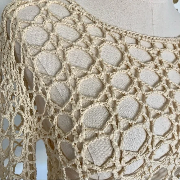 MISSGUIDED Hexagon Stitch Cropped Crochet Sweater in Natural Beige